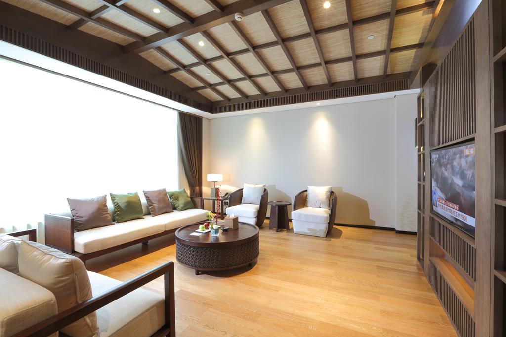 S&N Zhejiang Linhai International Hotel Room photo