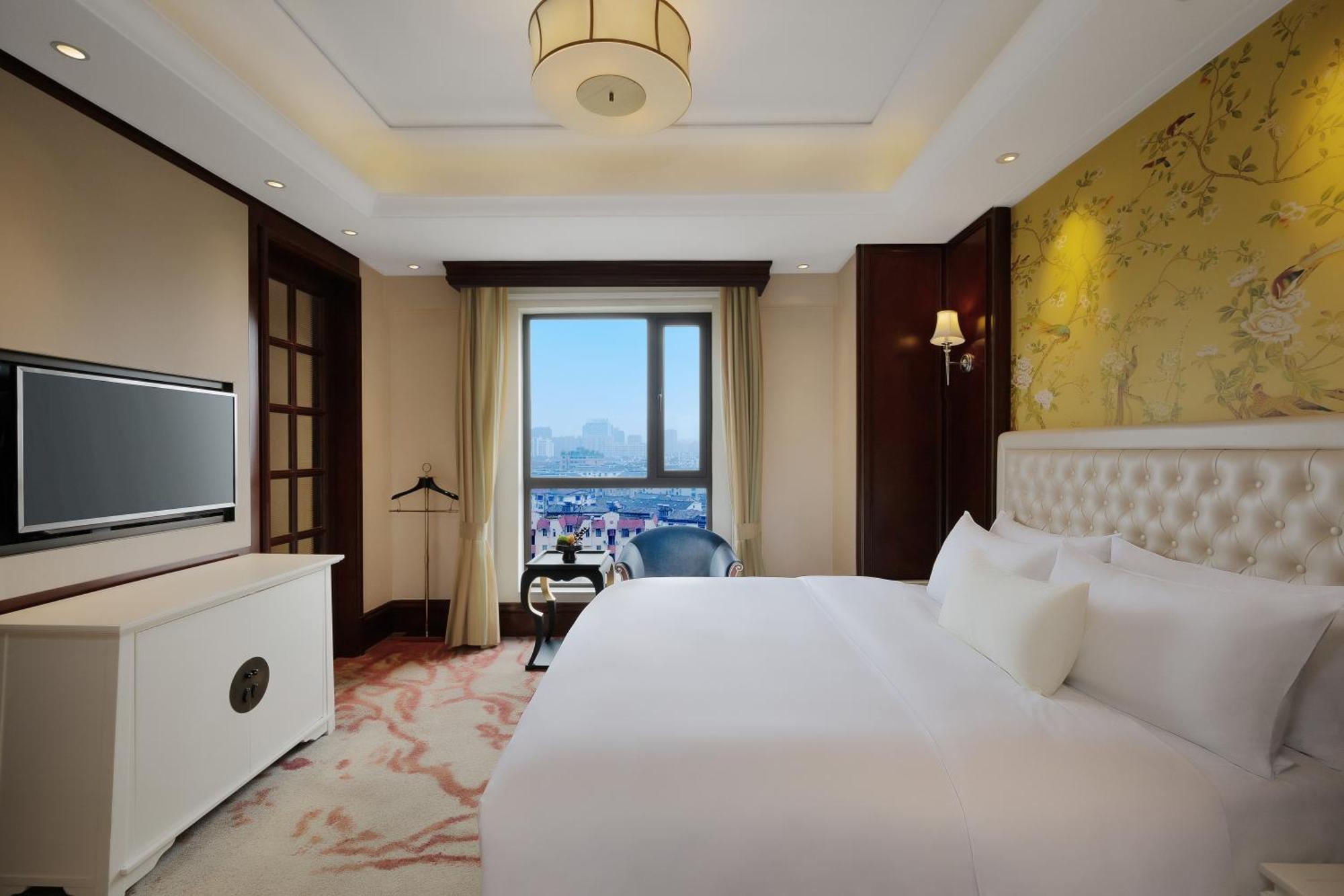 S&N Zhejiang Linhai International Hotel Exterior photo