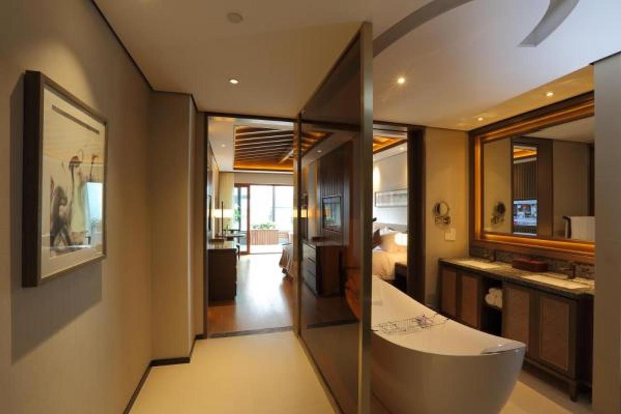 S&N Zhejiang Linhai International Hotel Exterior photo