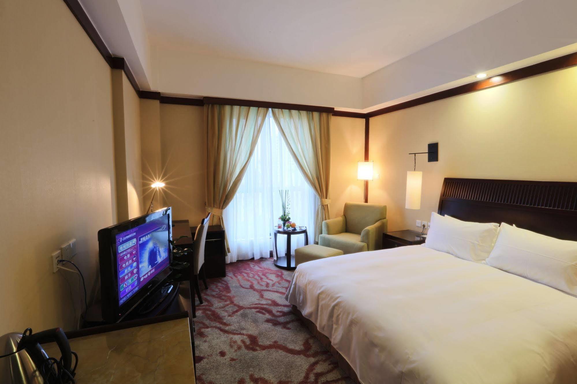S&N Zhejiang Linhai International Hotel Exterior photo