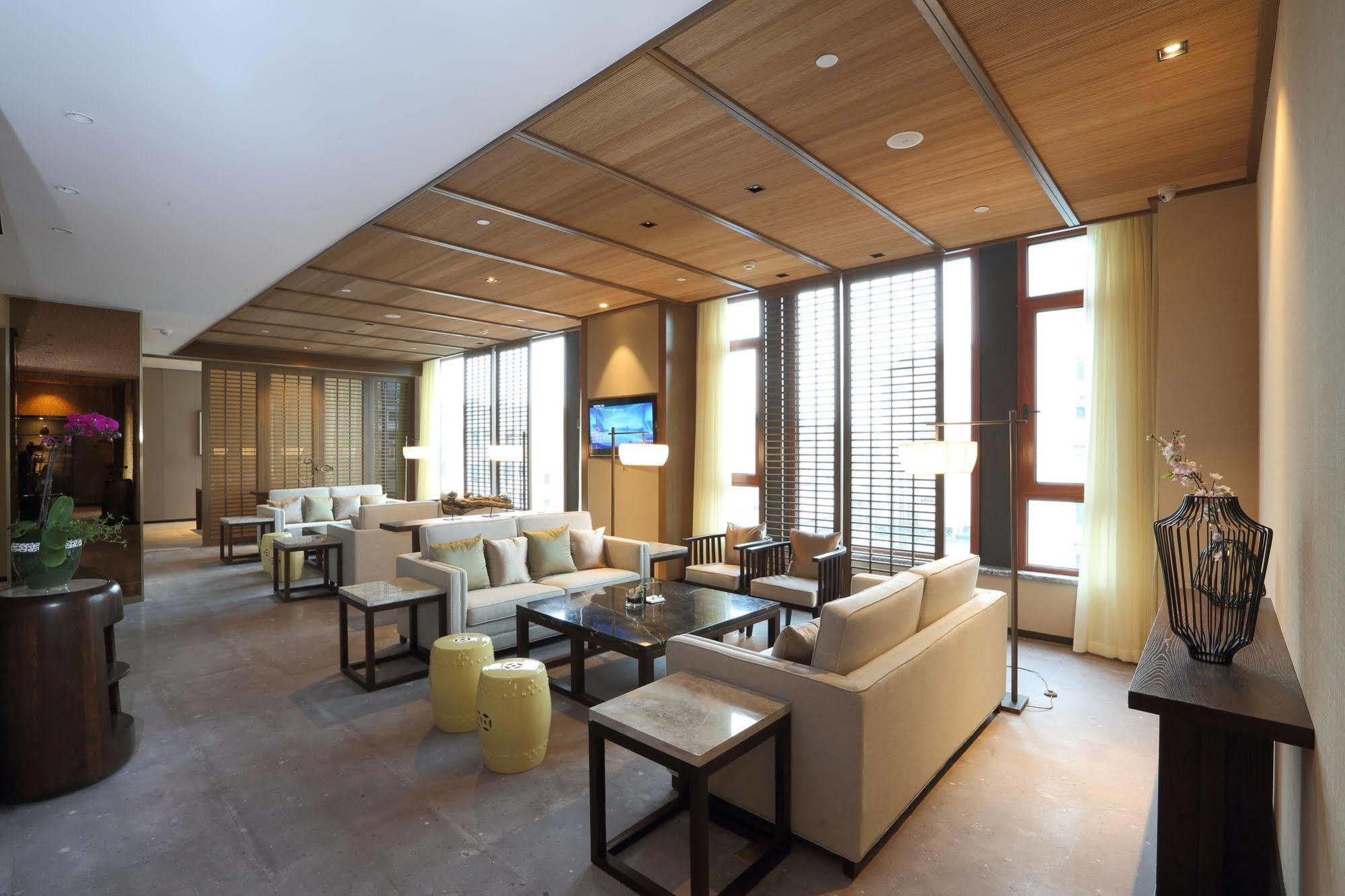 S&N Zhejiang Linhai International Hotel Exterior photo